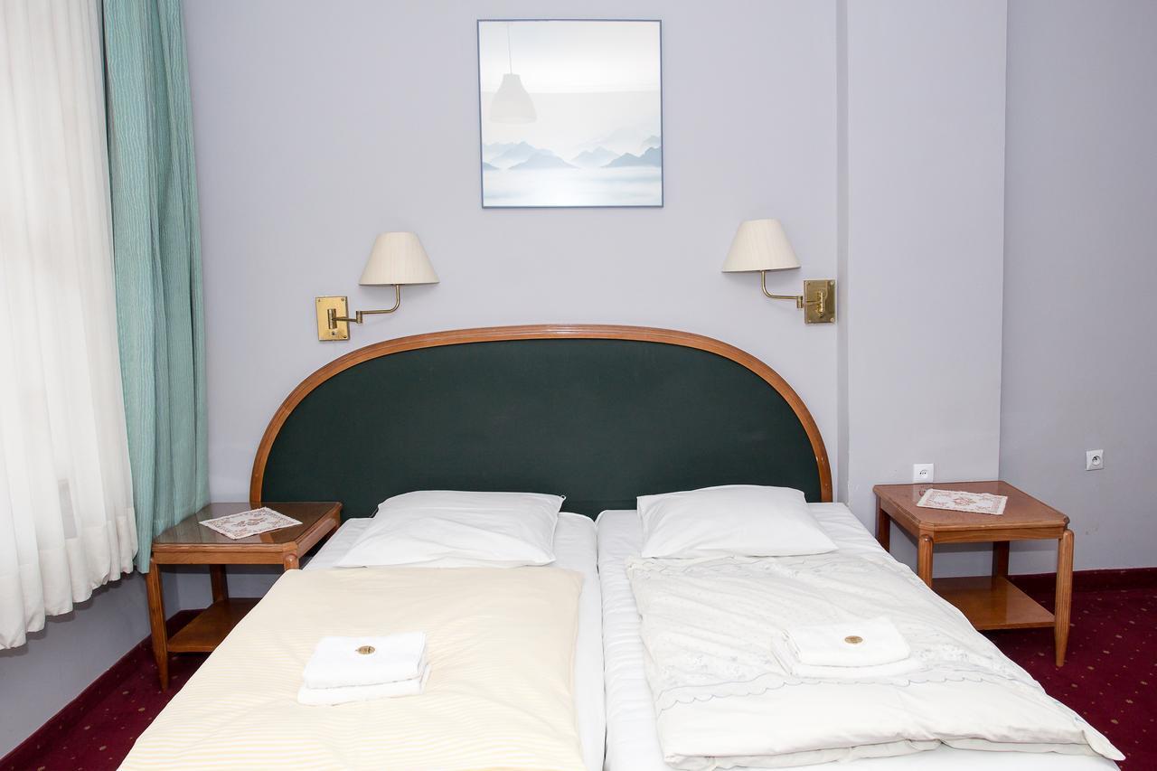 Hotel Karkonosze Kamienna Gora Ngoại thất bức ảnh